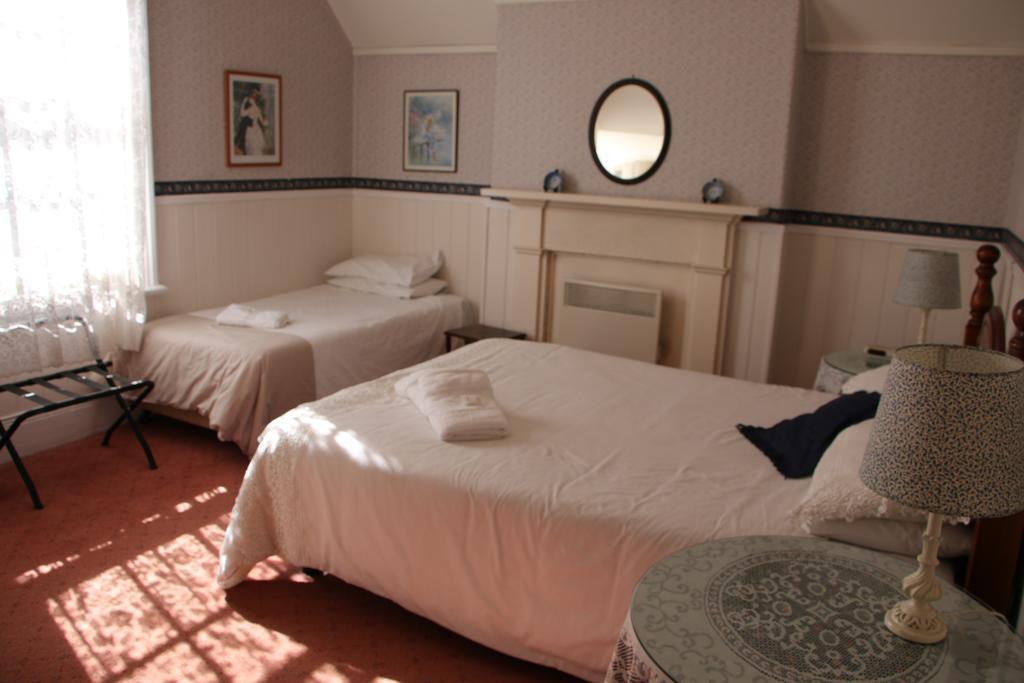 Hillview House Launceston Bed & Breakfast Bilik gambar